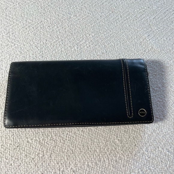 Tumi Black Leather Wallet - Picture 1 of 7